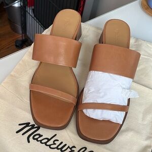 Madewell Kaitlin Sandals in Desert Camel